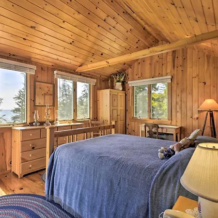 Charming Ocean-View Cottage By Cutler Harbor